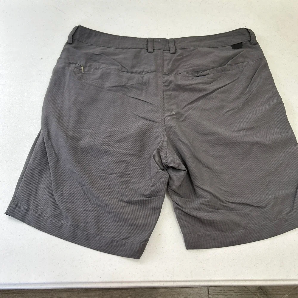 The North Face Mens Gray Micro Stripe Flat Front Hiking Shorts Size 38
